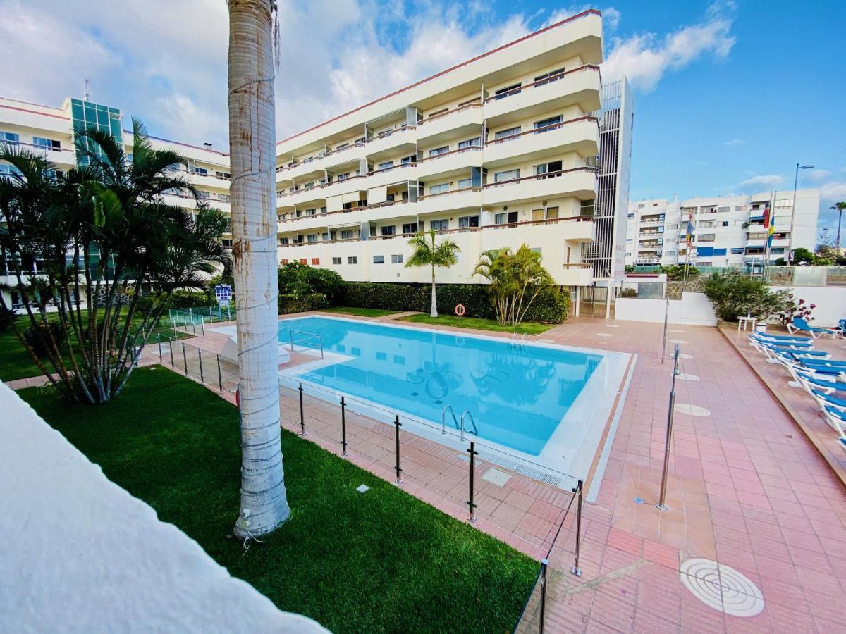 Orange And White Apartment In Yumbo San Bartolomé Buitenkant foto