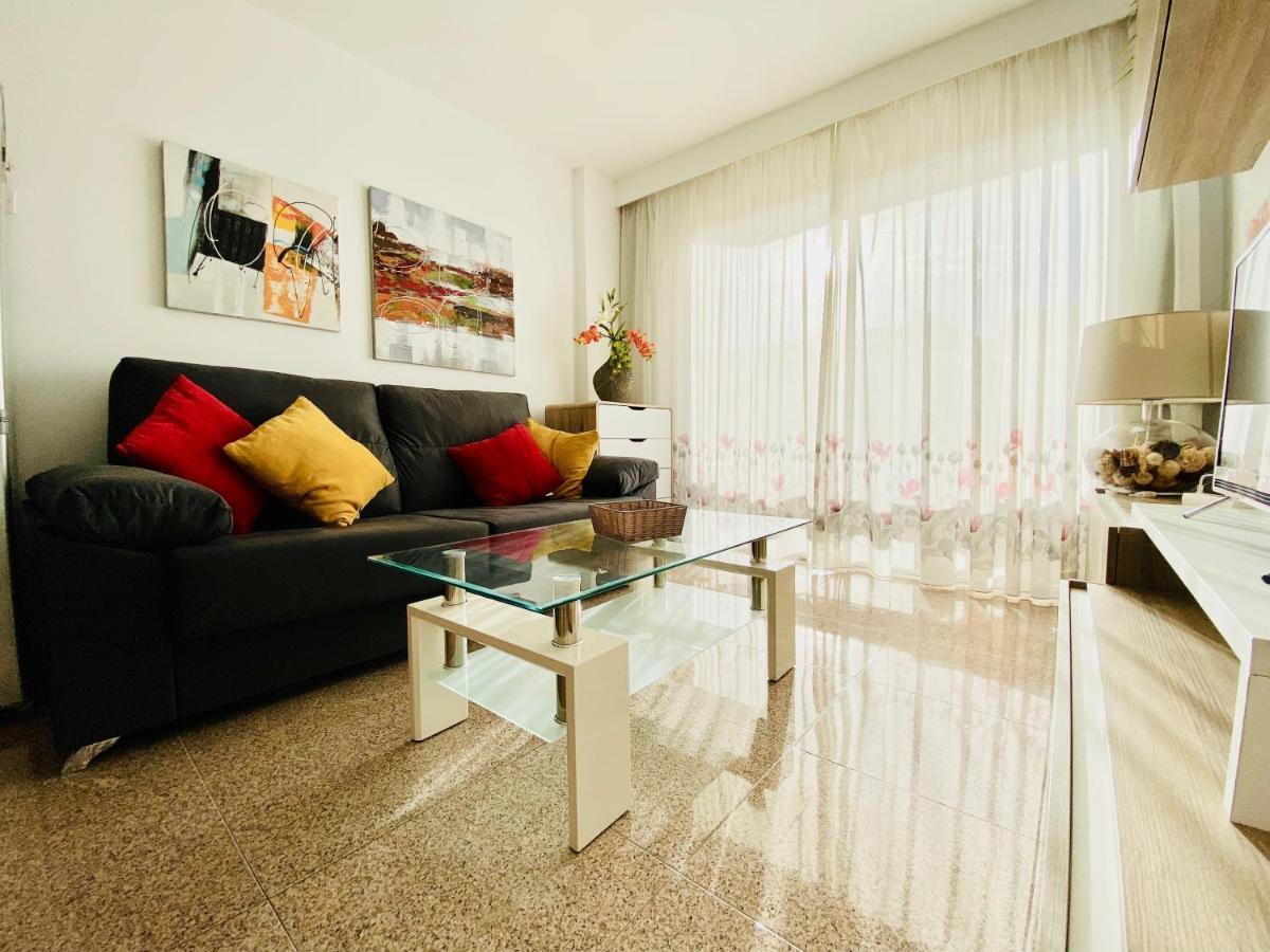 Orange And White Apartment In Yumbo San Bartolomé Buitenkant foto