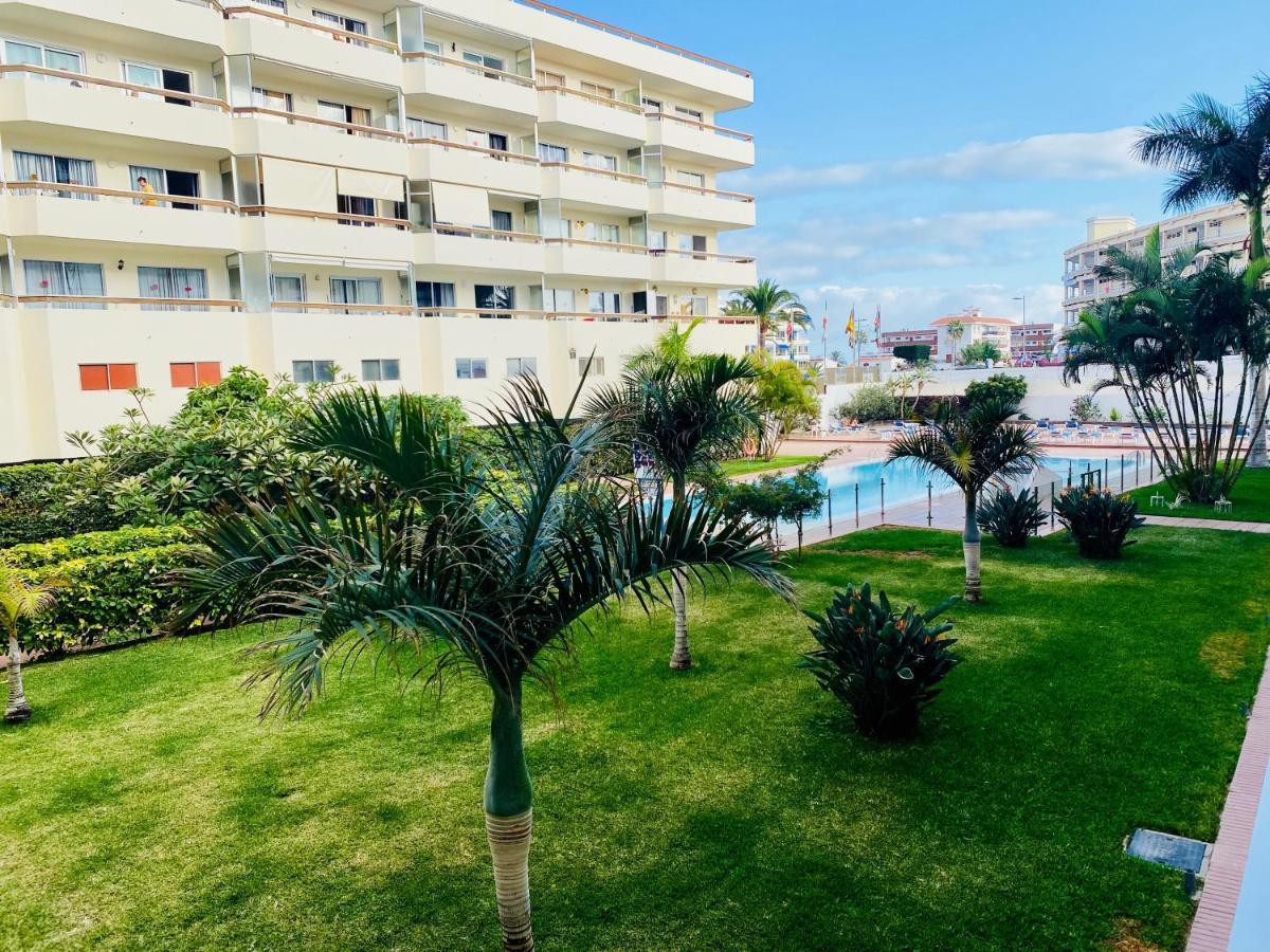 Orange And White Apartment In Yumbo San Bartolomé Buitenkant foto