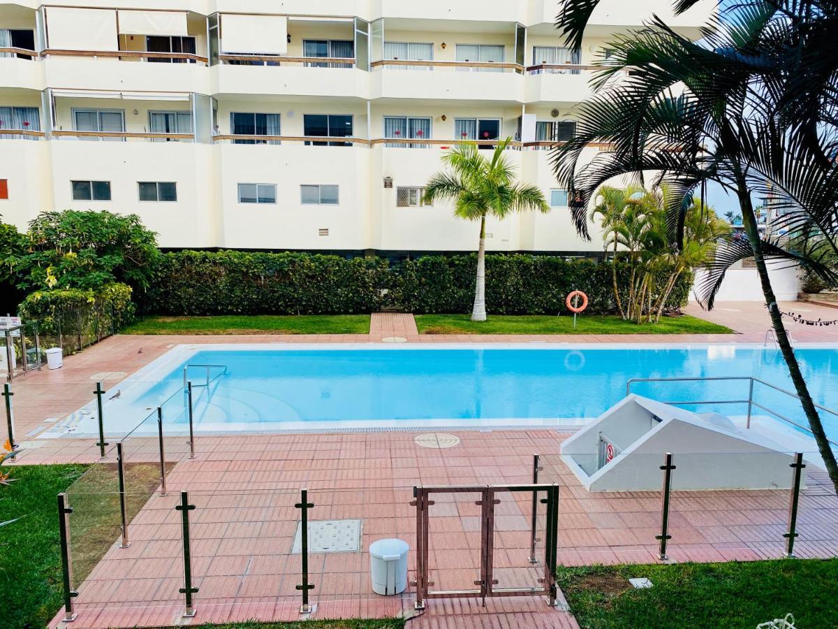 Orange And White Apartment In Yumbo San Bartolomé Buitenkant foto