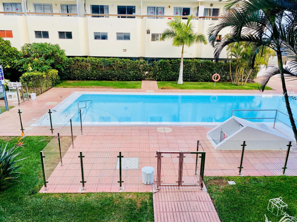 Orange And White Apartment In Yumbo San Bartolomé Buitenkant foto