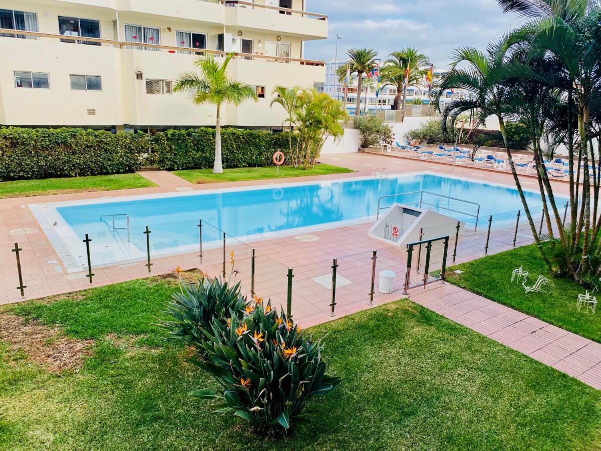 Orange And White Apartment In Yumbo San Bartolomé Buitenkant foto